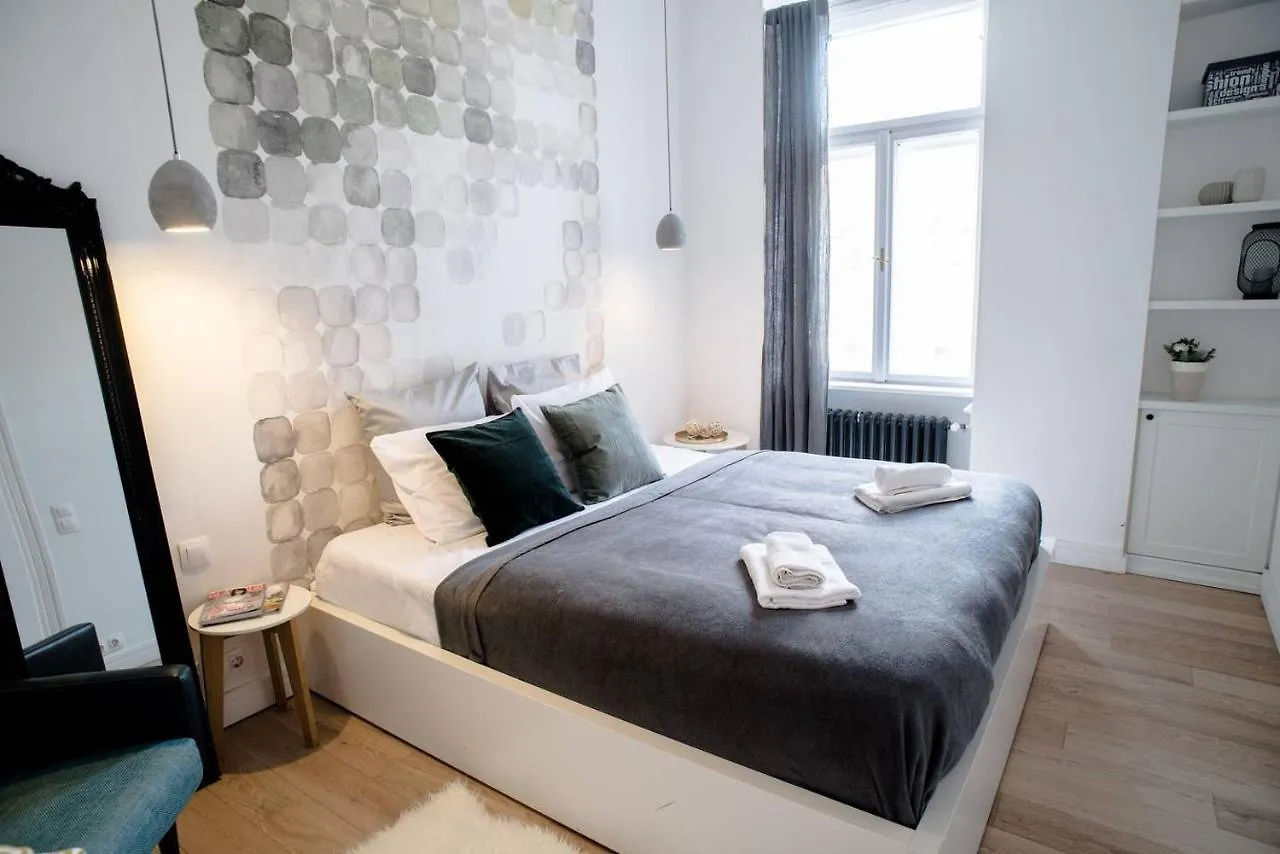 Stunning New Central Home Near Basilica 부다페스트 아파트